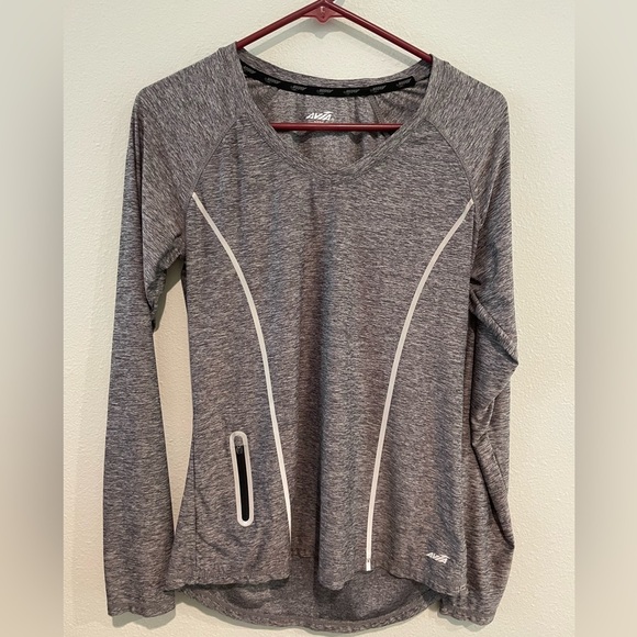Avia long sleeve athletic shirt with front pocket V neck. Size M - Picture 1 of 5
